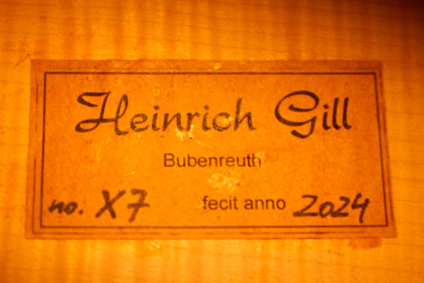 4/4 cello made by German luthier Heinrich Gill in Beubenruth, Germany in 2024. Contemporary cello for sale in the Artisan Cello Gallery in the Netherlands